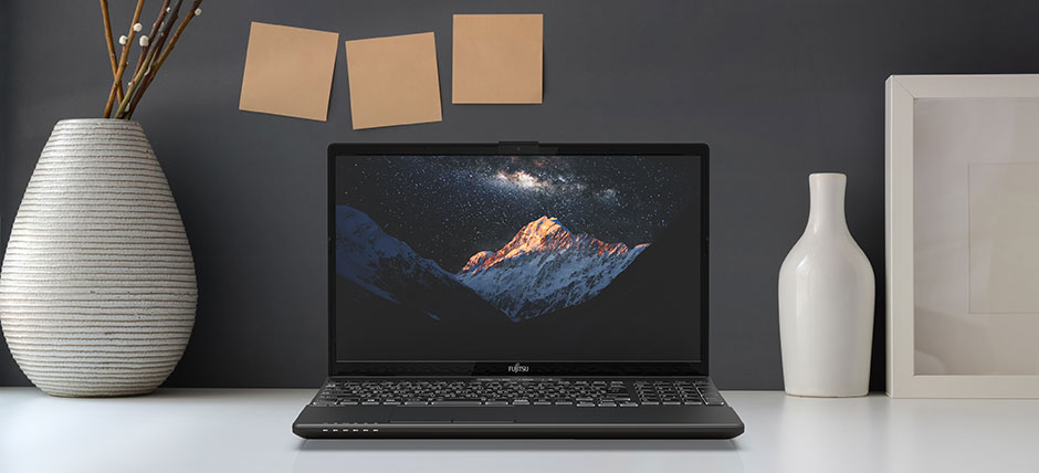 画像：狭額縁ディスプレイを採用した新筐体の「AH43/E1」
