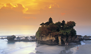 絶景壁紙の旅 秋 第2弾「インドネシア　タナロット寺院」などを公開！